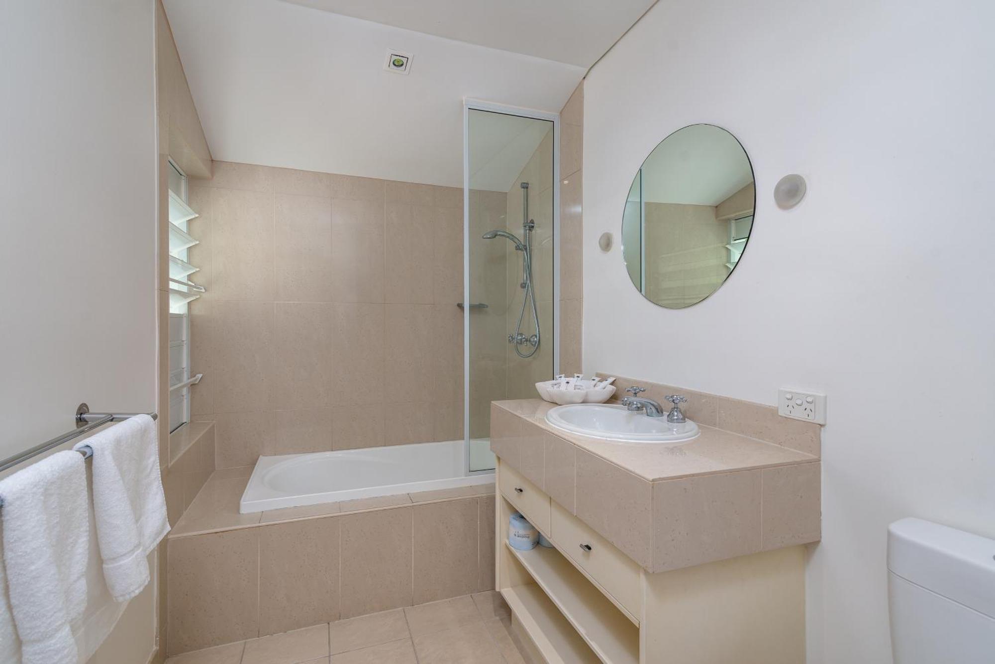 Verandahs Boutique Apartments Порт Дуглас Экстерьер фото