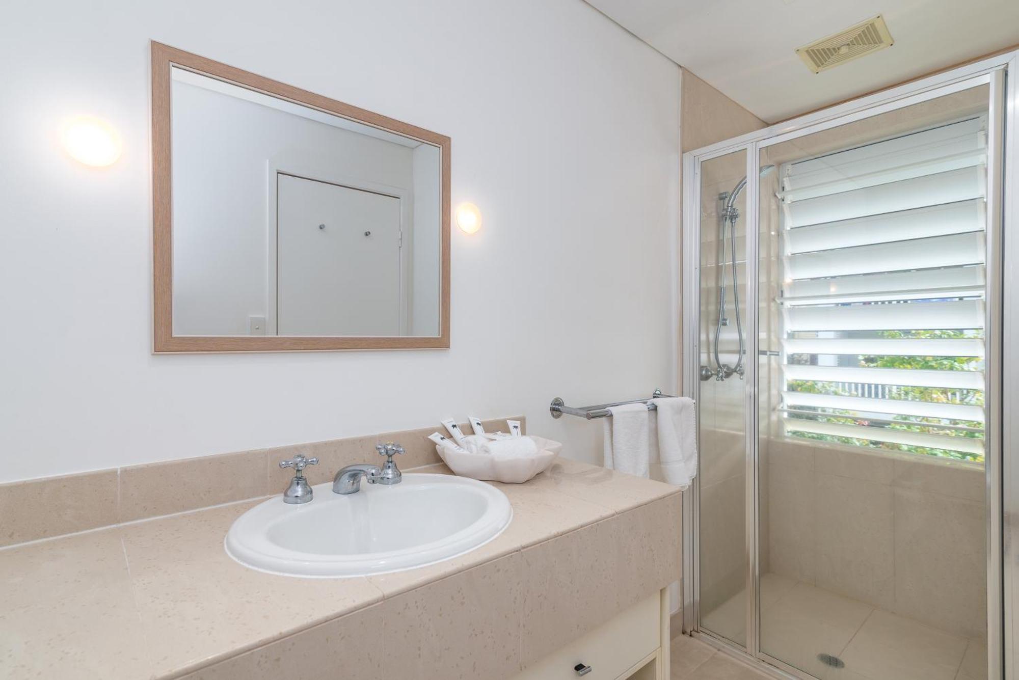 Verandahs Boutique Apartments Порт Дуглас Экстерьер фото
